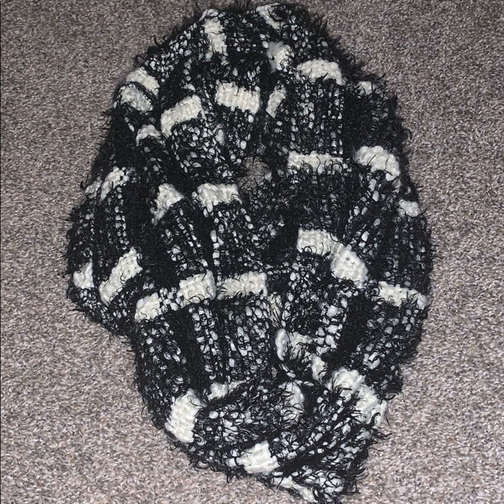 Infinity Scarf♾🖤